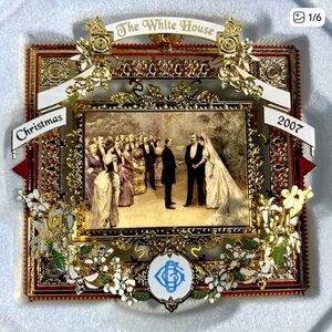 2007 Christmas Ornament - Gold and Red